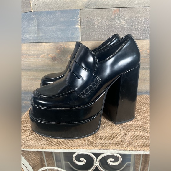 Steve Madden Black Platform Shoes - Picture 12 of 16